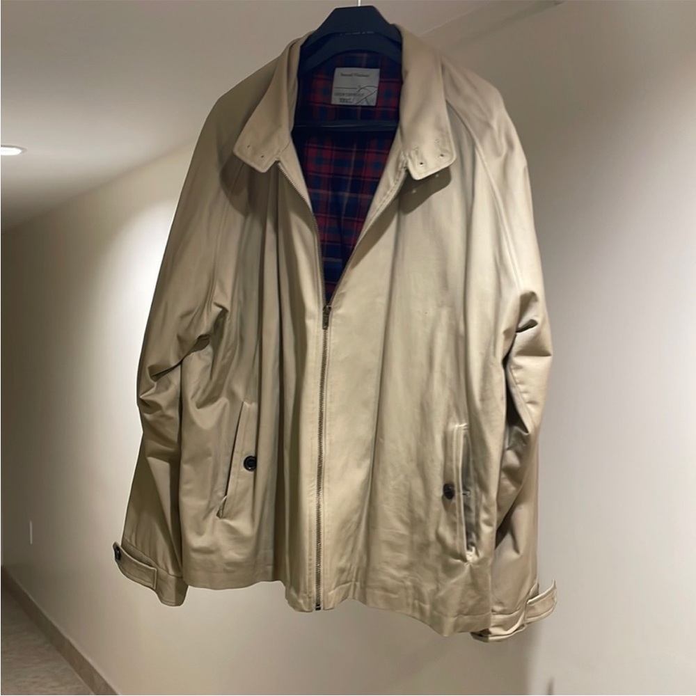 Classic Tan Trench Coat with Relaxed Fit